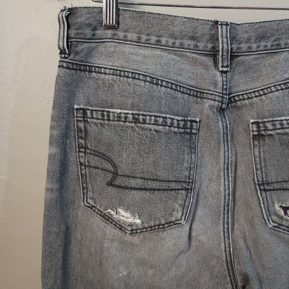 American Eagle EUC Gray Wash 100% COTTON Distressed High Rise Mom Jeans SIZE 10 - Picture 6 of 11